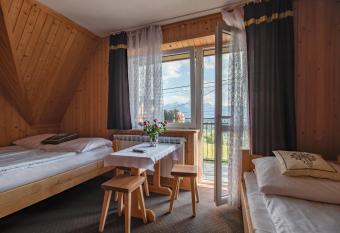 Pokoje w Gliczarowie has Balcony rooms