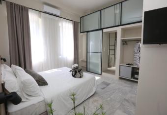 OIKO MINI SUITES has Balcony rooms