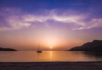 AMMOESSA APARTMENTS has Balcony rooms