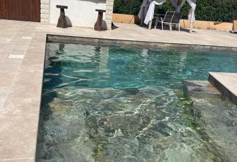 Magnifique VILLA DE CHARME has Balcony rooms