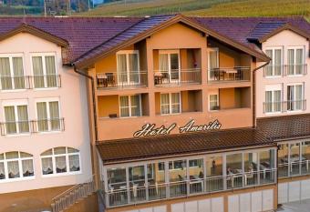 Hotel Amarilis has Balcony rooms