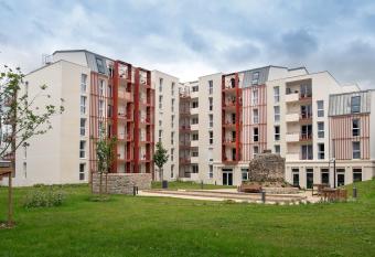 Domitys Les Houblons allows 18 year olds to book a room