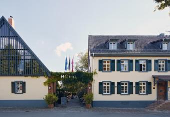 Hotel & Restaurant Grenzhof allows 18 year olds to book a room