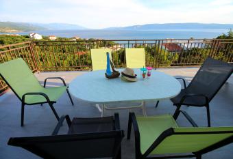 House Maja has Balcony rooms