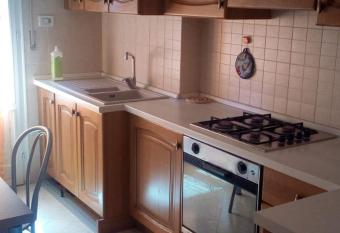 Pianeta terra has Balcony rooms