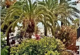 Beach Apartments Old Town allows 18 year olds to book a room