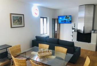 Sophia Center Loft has rooms with a private hot tub