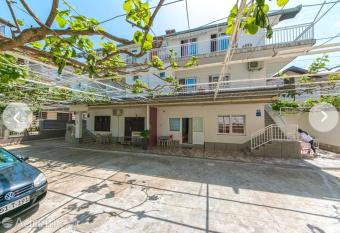 RU  A has Balcony rooms