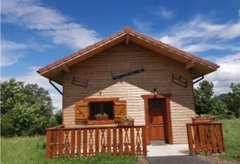 L Auberge des 4 Vents allows 18 year olds to book a room