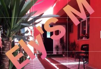 Ely s Mansion-24h Check-in allows 18 year olds to book a room