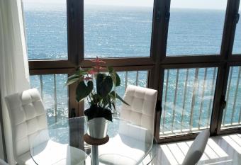 Paradise Ocean View Studio allows 18 year olds to book a room