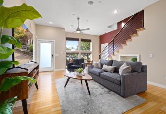 The Rover at the Mill District - HALF mile to Downtown! has Balcony rooms