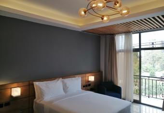 Mazeki Addis Boutique Hotel has Balcony rooms