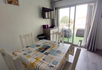 Appartement  allows 18 year olds to book a room