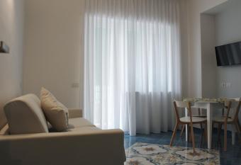 Divina Holiday - Apartments has Balcony rooms