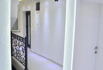 Uvac lake  has Balcony rooms