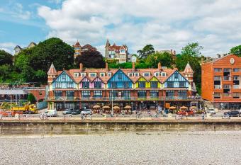 Beachcliff Rooms & Apartments has Balcony rooms