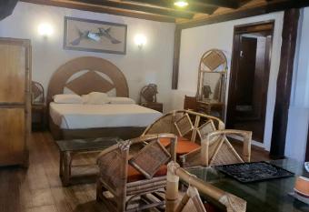 Caba  as Colibr   allows 18 year olds to book a room