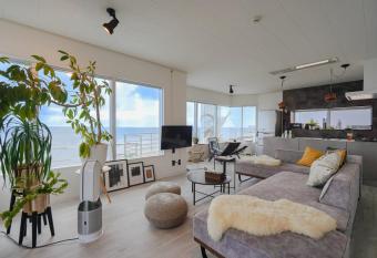 Transit House 5S Terminal has Balcony rooms