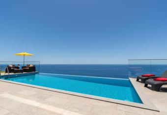 Sonho do Oceano allows 18 year olds to book a room