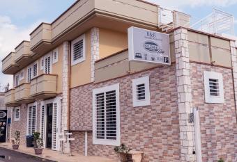 Balzano House has Balcony rooms