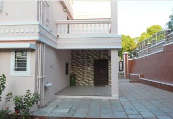 3 Bhk Villa With Swimming pool In Panchgani has Balcony rooms