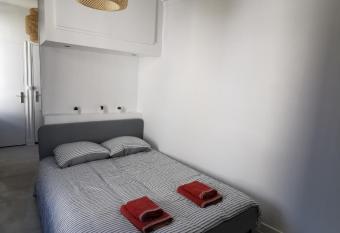 Suite Capucins 2 allows 18 year olds to book a room