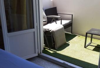 Serge le belge sejour chez l habitant has Balcony rooms