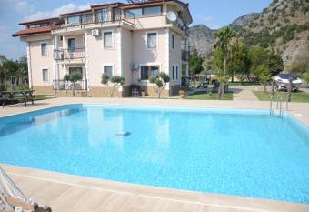 Oasis Apart Hotel has Balcony rooms