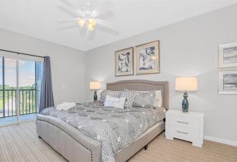 Stunning 3BR Near Disney - Pool and Hot Tub! allows 18 year olds to book a room