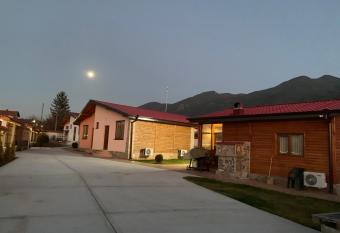                                                          Mountain Paradise has Balcony rooms