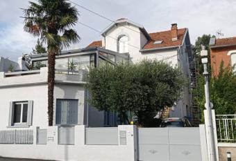 Appartement ind  pendant, 1 lit deux trois personnes, piscine has Balcony rooms