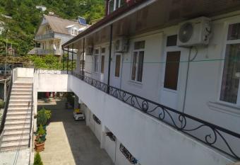 White House Avtandil&Nino has Balcony rooms