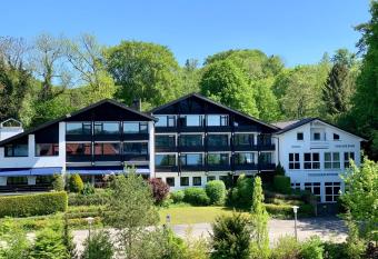 Hotel Schloss Berg allows 18 year olds to book a room