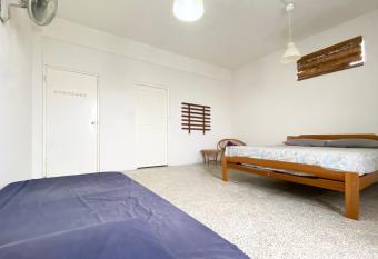 OYO HOME 90295 Beacon Homestay Kuching allows 18 year olds to book a room