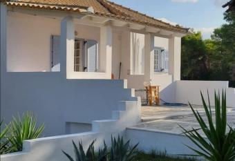 Olive Grove Soulis Family Estate has Balcony rooms