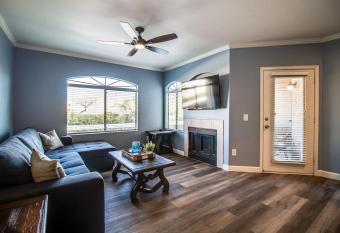 Remodeled 1 Bdrm Condo in North Scottsdale has Balcony rooms