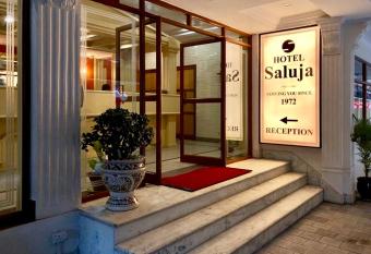 Hotel Saluja has Smoking rooms