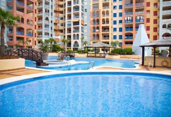 Apartamento Turistico VerdeMar 2 allows 18 year olds to book a room