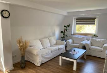 Ferienwohnung mit Balkon und Garten OG has Balcony rooms