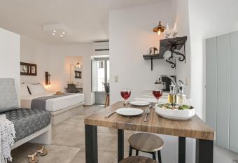 Venetian Suites II Suite 2 has Balcony rooms