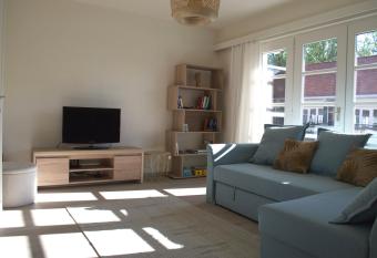 Sunny apartment in residential park - De Haan has Balcony rooms