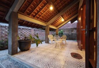 Mawartiga Homestay has Balcony rooms