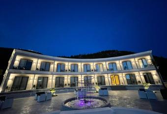 EBBI HOTEL has Balcony rooms