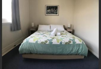Malvern Backpackers allows 18 year olds to book a room