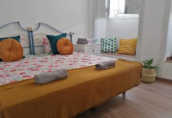 Dream Days Guesthouse allows 18 year olds to book a room