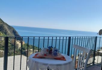 case rosse - top floor - allows 18 year olds to book a room