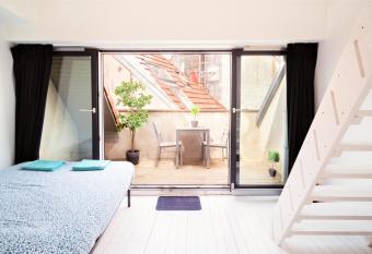 Beautiful Terrace Apartment in the Heart of Antwerp has Balcony rooms