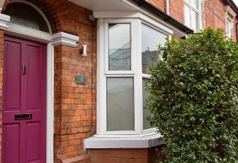 8 Samuel Street allows 18 year olds to book a room