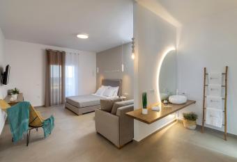 Vivianna s View has Balcony rooms